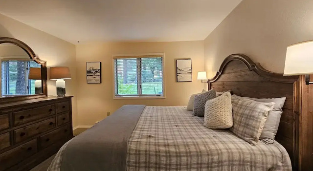 Апартаменты с 2 комнатами Delightful Mccloud 2 Bedroom Condo by RedAwning