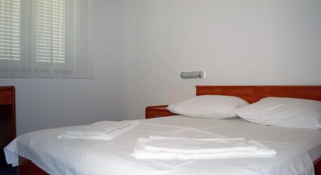 Apartments Funda, Prenota Appartamento Hotel a Croatian Islands con piscina, Piscina