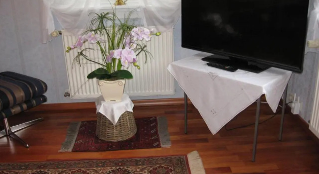 Ferienwohnung-Im-Kelterhaus-Wohnung-Blauer-Salon, Забронировать Отель Бад-Херренальб Landkreis Karlsruhe, рядом с Siebentäler Thermal Baths