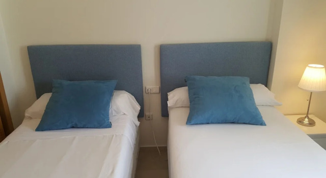 Marbella Beach Center 2 bedroom Faro, Забронировать Отель Отели Марбелья 3 звезды, рядом с Пляж Фонтанилла, 3*