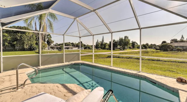 Коттедж Charming Port Charlotte Home w/ Lanai & Pool!