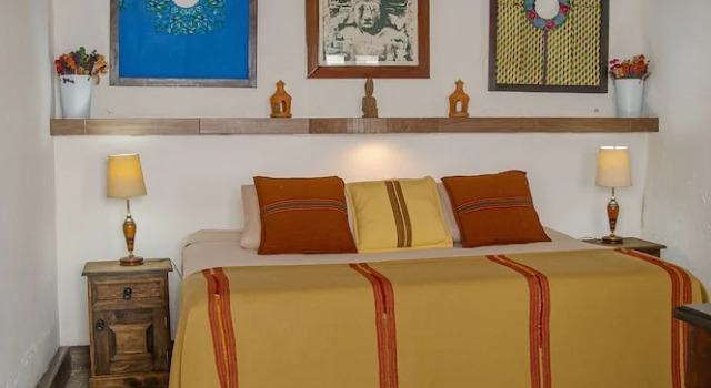 Номер Deluxe с балконом Nikikot Hotel and Hostal Food & Drink