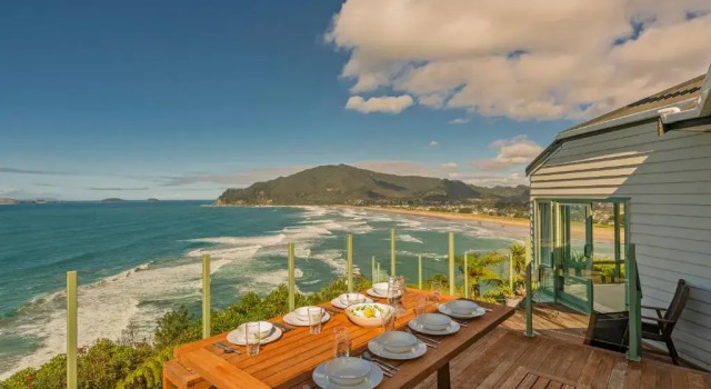 Panoramic Paku - Tairua Holiday Home, Rezerwuj Hotel Tairua 