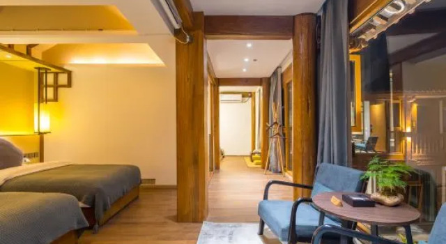 Люкс Caiyunjian Boutique Inn (Renwen Tese)