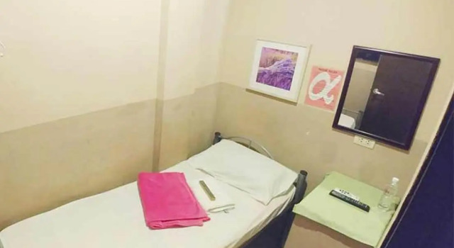 Кровать в общем номере (мужской номер) Amax Inn Makati