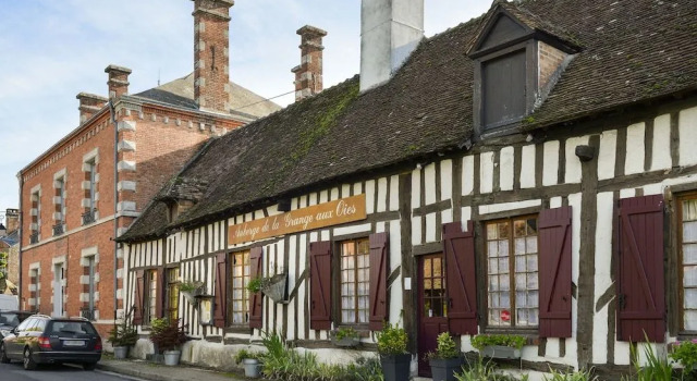 Auberge de la Grange aux Oies, Rezerwuj Hostel Souvigny-en-Sologne Francja