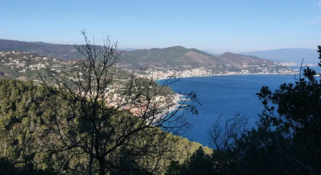 Varigotti casa a 50 metri dalla spiaggia!!!!, Prenota Hotel Varigotti Riviera delle Palme