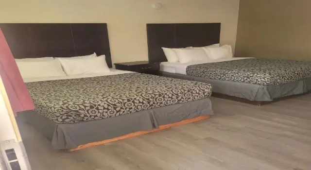 Четырёхместный номер Standard Econo Lodge Las Vegas