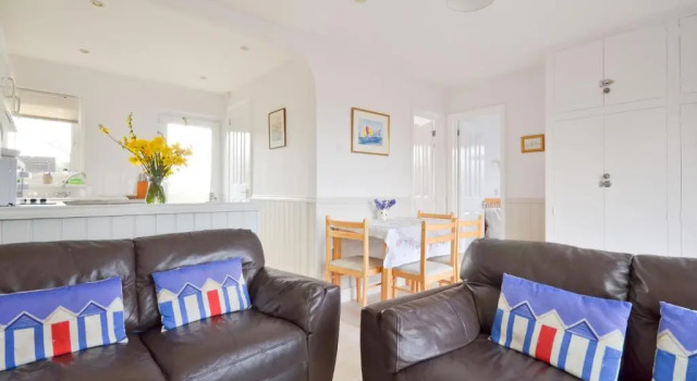 Коттедж Lobster Pot, 66 Salterns Beach Bungalows, Seaview