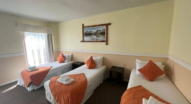 Трёхместный номер Hotel Charles Darwin