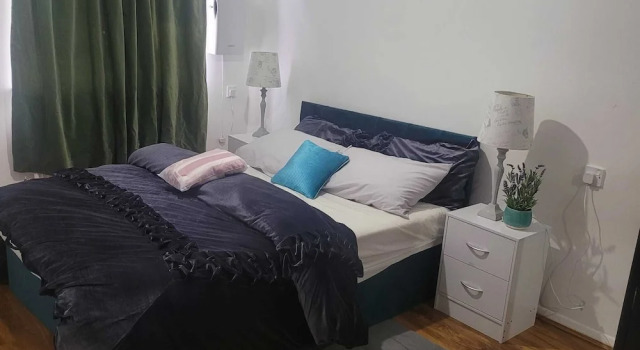 Exquisite 3-bed Royal Pearl Home in Greater London