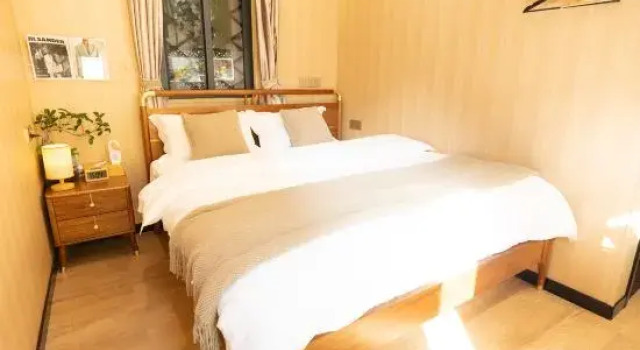 Люкс Red Brick Courtyard Homestay
