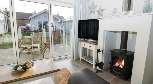Sea-Renity - Part of the The Bay Filey Holiday Village with pool, gym and direct beach access, pub, restaurant, tennis and meadows walks, Забронировать Отель Бизнес-отели Англии, 4* 5*