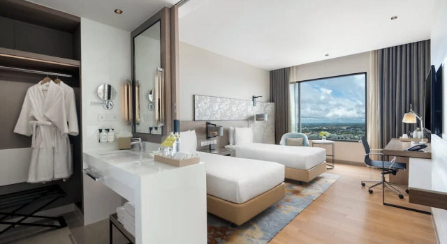 Клубный номер Premium с видом на море Holiday Inn & Suites Rayong City Centre by IHG