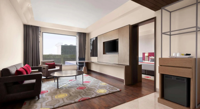 Двухместный люкс c 1 комнатой Ramada Plaza by Wyndham Lucknow