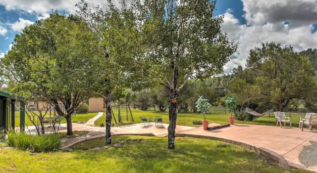 Коттедж Spacious Alto House on 8 Private Acres w/ Hot Tub!