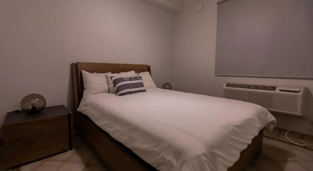 Апартаменты The Tryst Beachfront Hotel