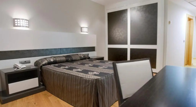 Hospedaje La Tortuga, Забронировать Отель Сантонья Cantabria Coast, рядом с Пляж Сантона