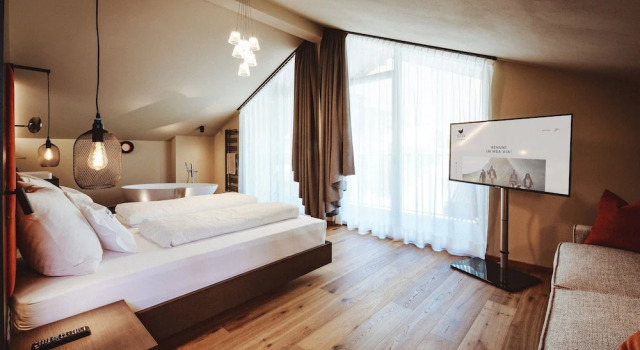 Люкс с балконом Hotel Mea Via