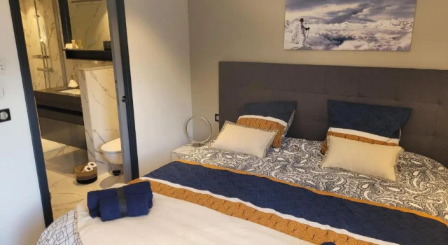 gîte du ruisseau 80m2, maison entière au calme, 2 chambres 2 salles de bain avec terrasse et garage