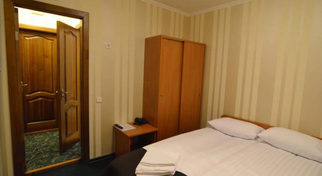 Polska Restauracja Hotel, Rezervovat Hotel Hotely v Kyjev s parkováním, Parkování