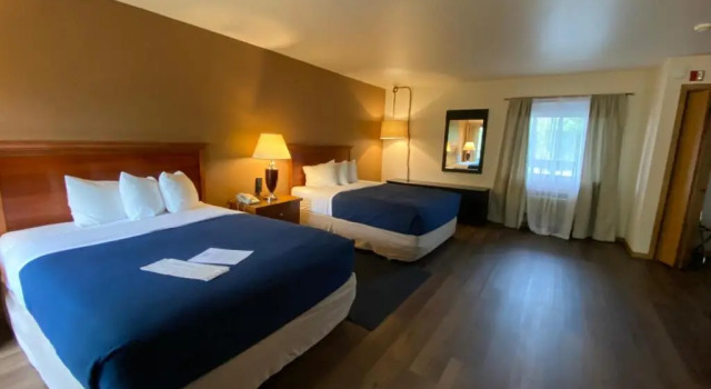 Семейный люкс Deluxe Village Inn on the Lake