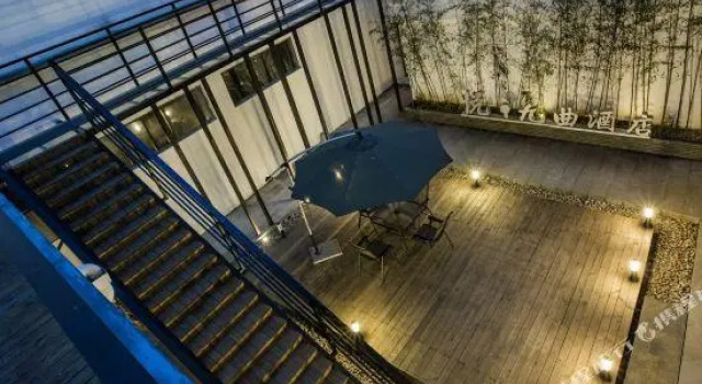 Двухместный люкс с красивым видом из окна Yuejiuqu Boutique Hotel Wuyishan