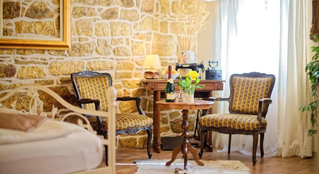 Duplex Apartment Camelia in charming Old town, Забронировать Апартаменты/квартира Отели Ровинь с парковкой, рядом с Church of Saint Benedict Rovinj, Парковка