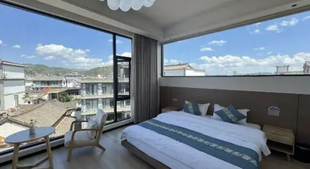 Люкс Deluxe Yunsujian Homestay Hotel (Dali Haidong Town)
