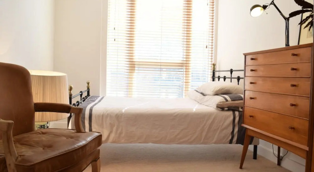 1 Bedroom Apartment With Balcony Near Regent's Canal, Varaa Huoneisto Asunnot kohteessa Merseyside, Huoneisto
