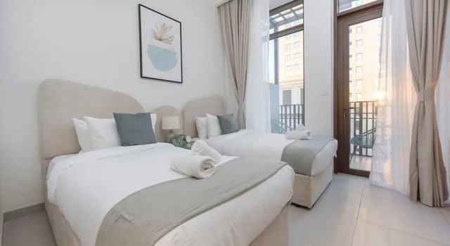 Peaceful 4-bedroom Bright Kitchen Space in Dubai Creek Harbour, Забронировать Апартаменты/квартира Отели Дубая с парковкой, Парковка