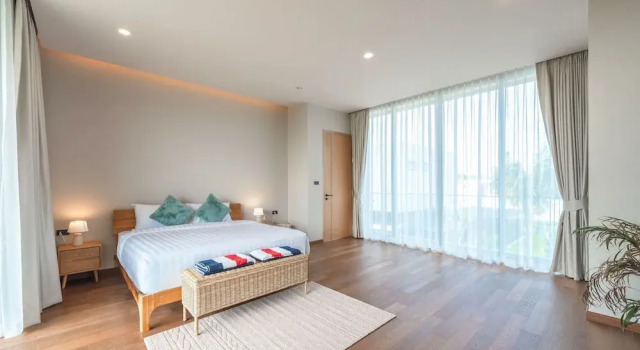 Modern 2-Level Pool Villa Long One A5