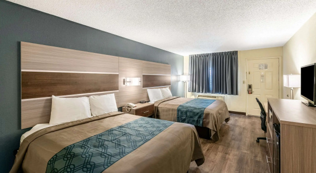 Четырёхместный номер Standard Econo Lodge Vicksburg