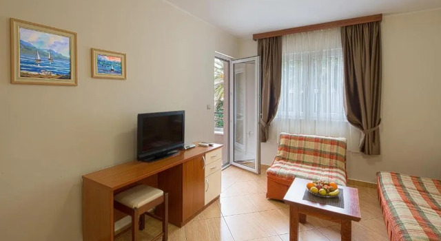Апартаменты Petrovac Holiday Apartments