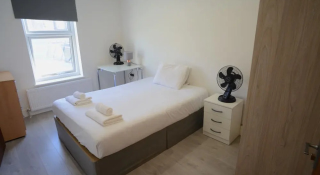 Bright Camberwell 2 Bedroom Flat