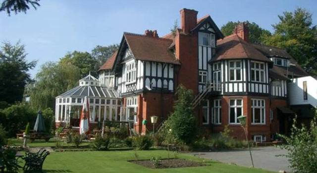 Номер Standard NormanHurst Hotel