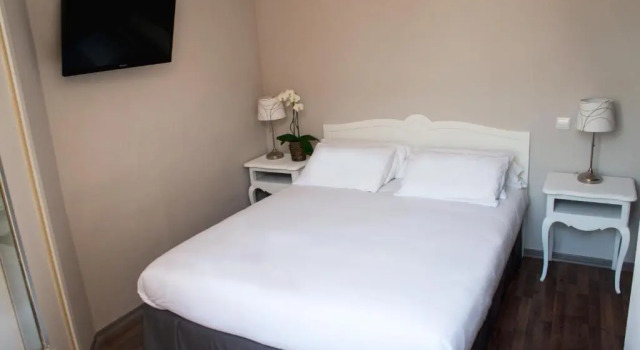 Номер Comfort HOTEL DE FRANCE - Hôtel de charme en Provence