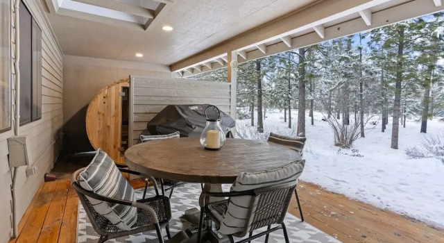 Коттедж 4 Mugho 3 Bedroom Home by RedAwning
