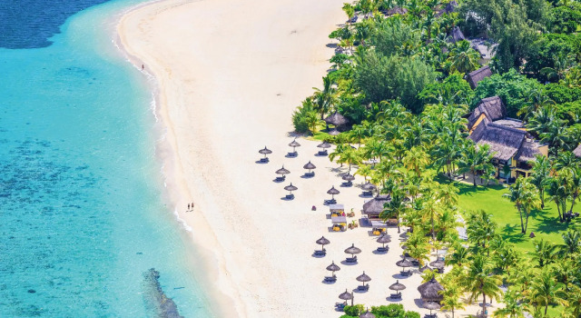 Полулюкс рядом с пляжем Dinarobin Beachcomber Golf Resort & Spa