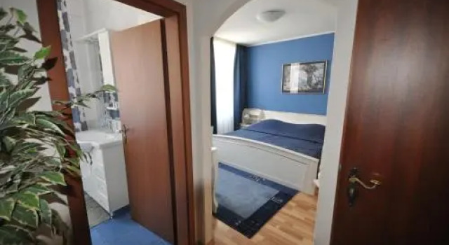 Hotel Restaurant "Athen", Забронировать Отель Мюнстермайфельд Мозель - Германия