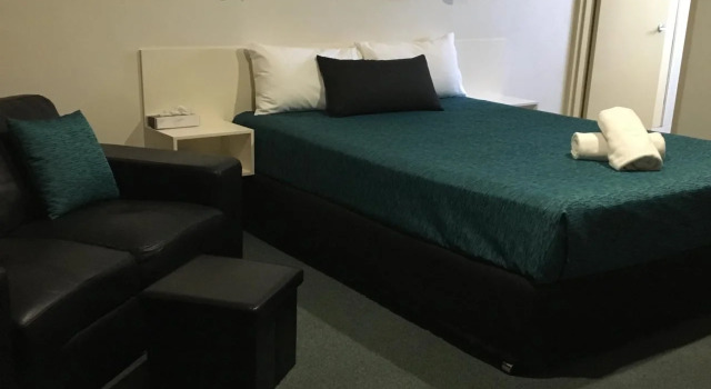 Wondai Colonial Motel & Ivorys Restaurant, Buchen Sie Motel Wondai Queensland