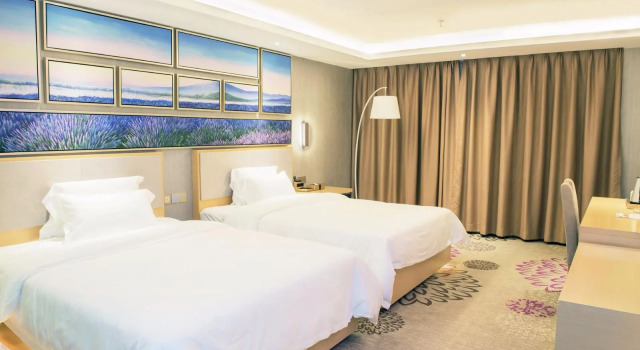 Двухместный номер Deluxe Lavande Hotel Zhuhai Aviation New Town airport