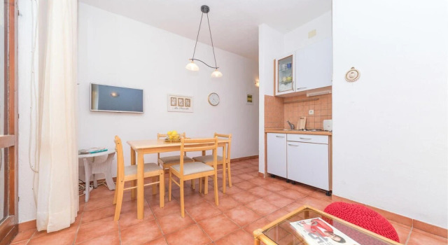 Beautiful Apartment in Vinisce With 1 Bedrooms and Wifi, Забронировать Апартаменты/квартира Отели Винишче с парковкой, рядом с Пляж Смоквина, Парковка
