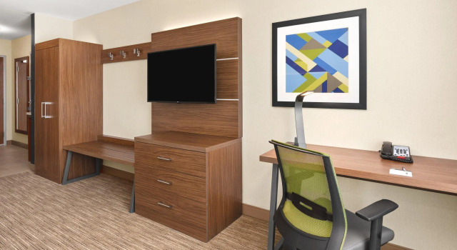 Двухместный люкс Holiday Inn Express & Suites Suisun City by IHG