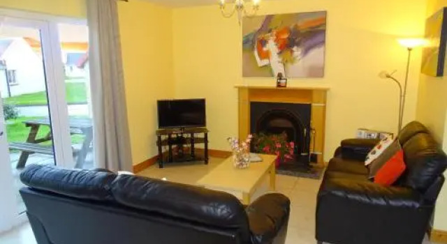 Banna Beach Holiday Homes, 预订 酒店 Ard Fhearta 凯里郡