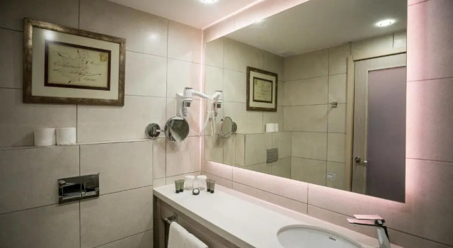 Suite Astral Village Hotel