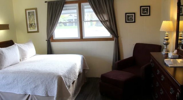 Номер Superior All Seasons Inn Corp