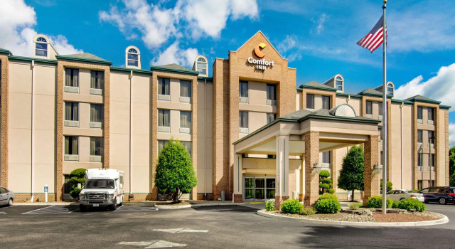 Comfort Inn Airport Roanoke, Rezerwuj Hotel Roanoke Wirginia