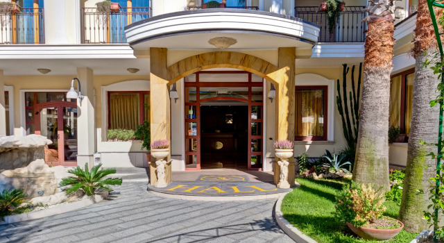 Hotel La Perla, Prenota Hotel Castel Volturno Campania
