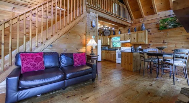 Alessandras - Beautiful Rustic-chic Riverfront Cabin Fireplace pet Friendly, Buchen Sie Ferienhaus Ellijay Georgia